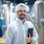 Les coulisses d’une usine de charcuterie : entre tradition et modernité