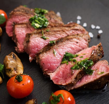 Picanha de bœuf grillée et découpée en tranches